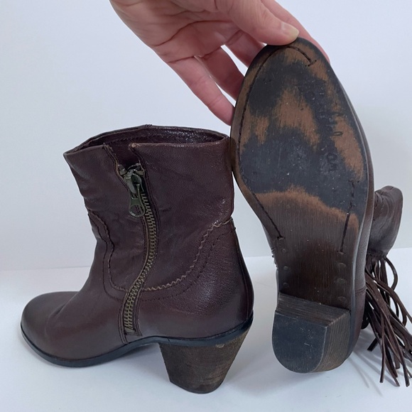 Sam Edelman Boho Fringe Booties Size 9 📿 - Picture 4 of 8